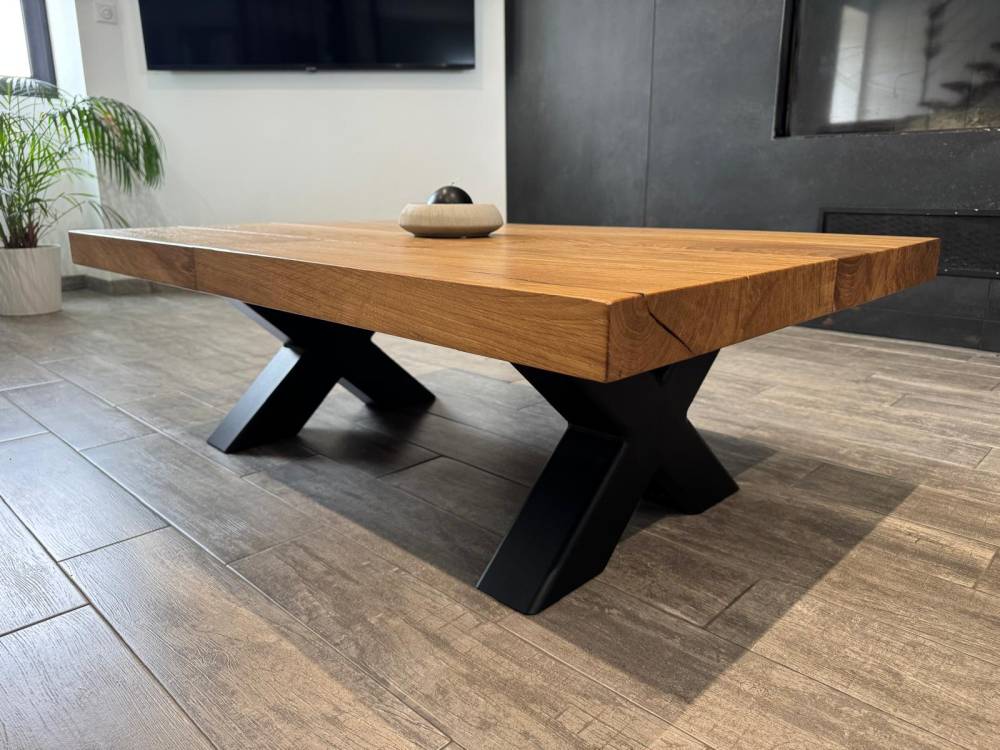 Table de salon en bois de chêne avec pieds métallique